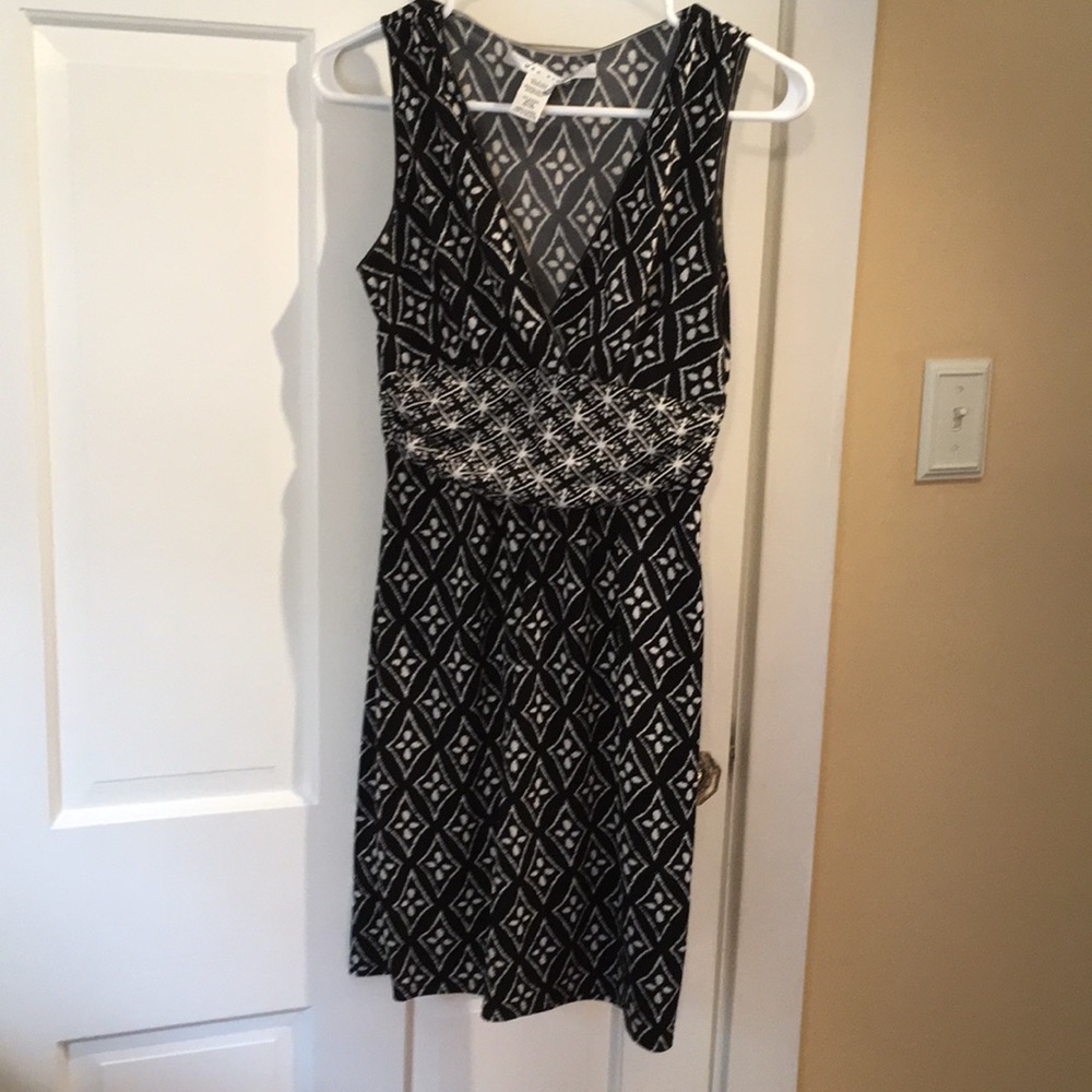 Comfy black/white patterned dress